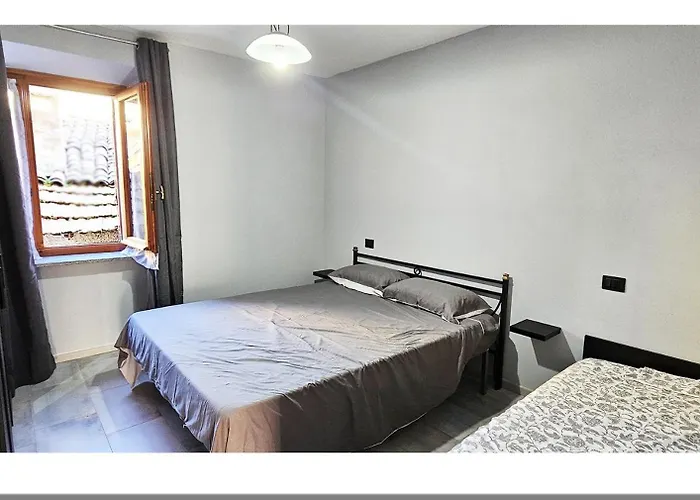 Romantic Retreat On The Σπίτι διακοπών Nebbiuno